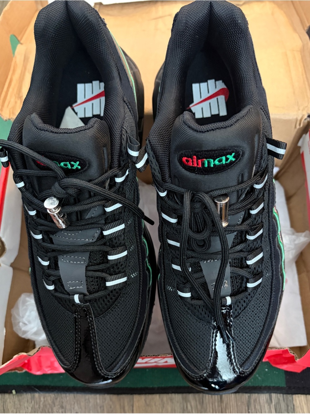 Size - 9.5 Nike Air Max 95 /Undefeated collab Black/Red/Green Trainers - Picture 2 of 6